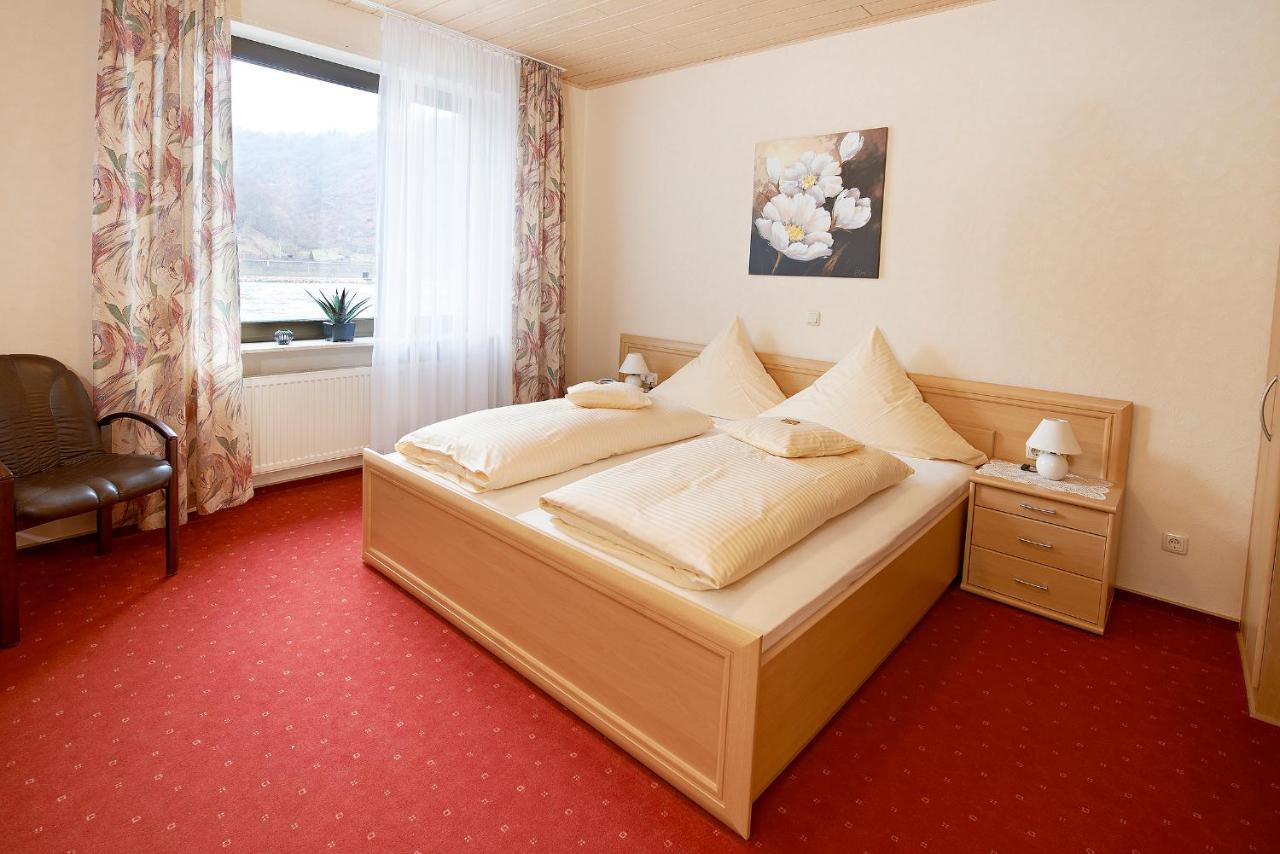 Hotel & Restaurant Krone Kestert エクステリア 写真