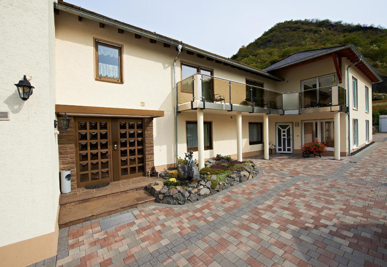 Hotel & Restaurant Krone Kestert エクステリア 写真