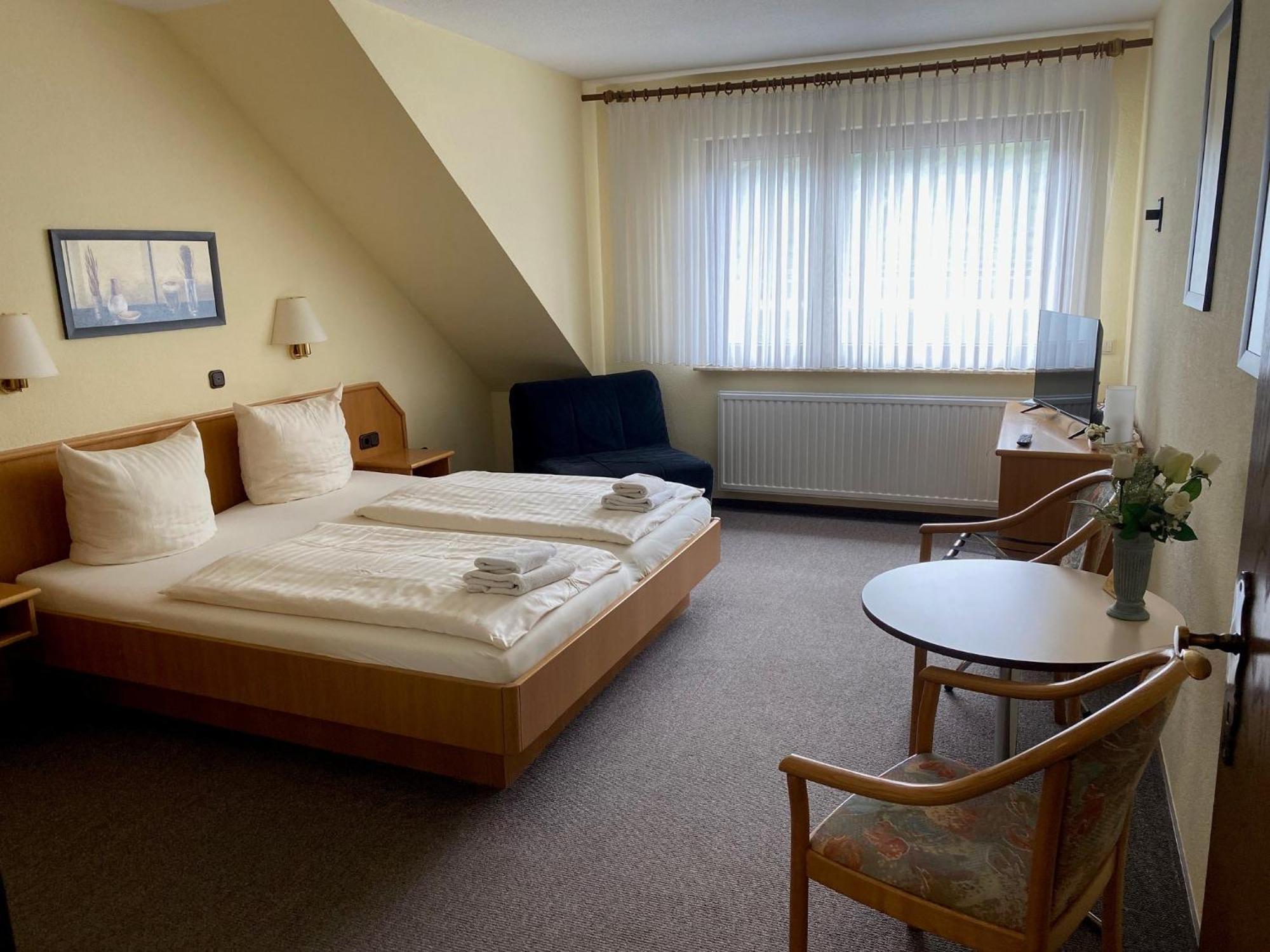 Hotel & Restaurant Krone Kestert エクステリア 写真