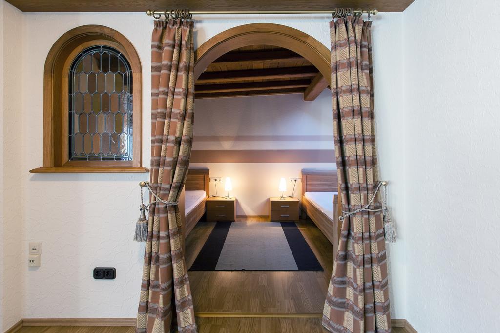 Hotel & Restaurant Krone Kestert エクステリア 写真