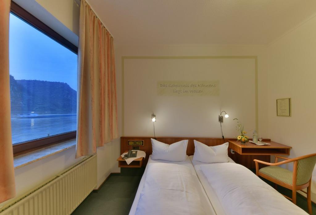 Hotel & Restaurant Krone Kestert エクステリア 写真
