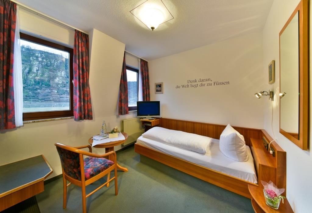 Hotel & Restaurant Krone Kestert エクステリア 写真