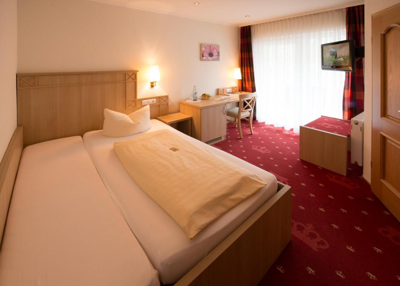 Hotel & Restaurant Krone Kestert エクステリア 写真