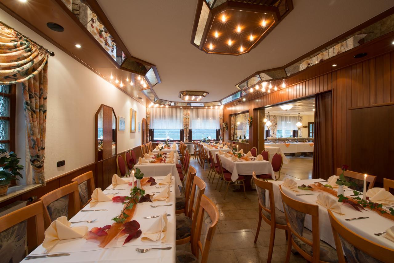 Hotel & Restaurant Krone Kestert エクステリア 写真