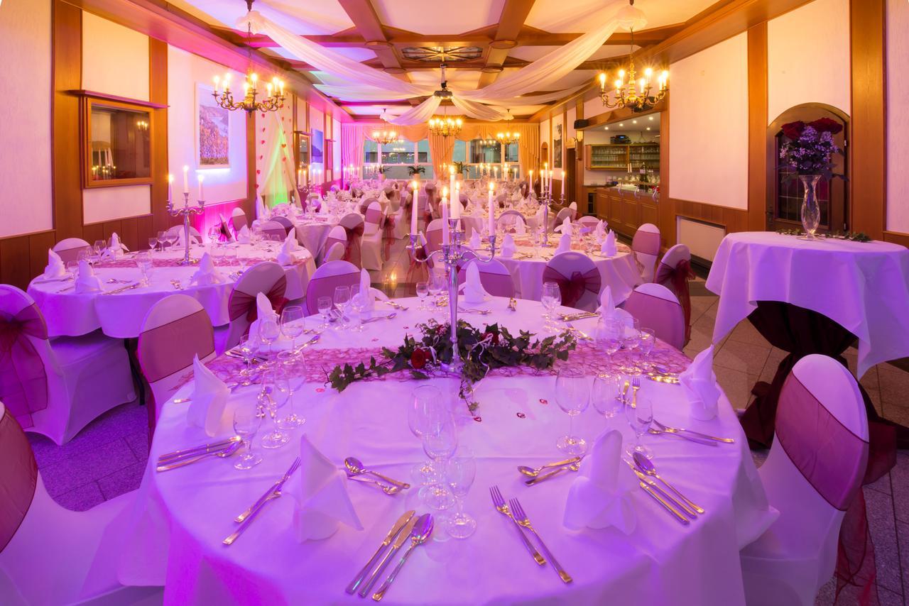 Hotel & Restaurant Krone Kestert エクステリア 写真